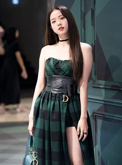 jisoo wearing dior